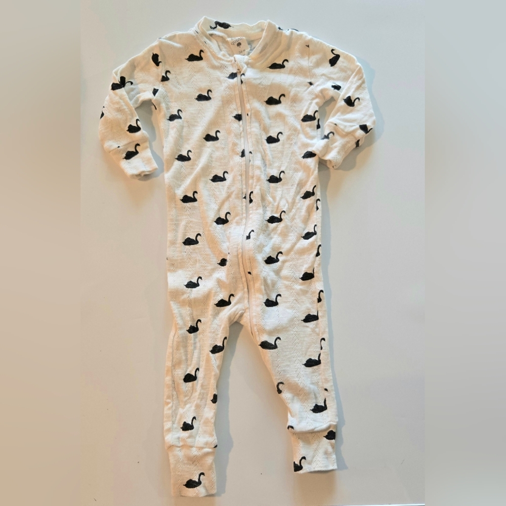Quinn‎ White and Black Nautical Footies